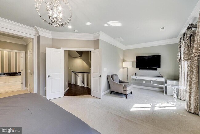 Building Photo - 10821 Symphony Park Dr