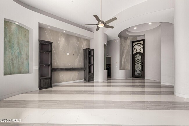 Building Photo - 15211 E Staghorn Dr