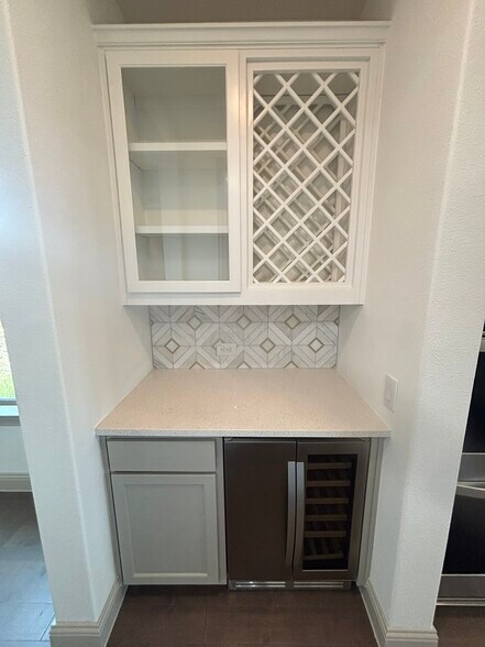 Building Photo - 1702 Trellis Dr