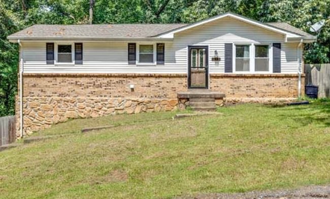 Primary Photo - 1143 Chestnut Dr