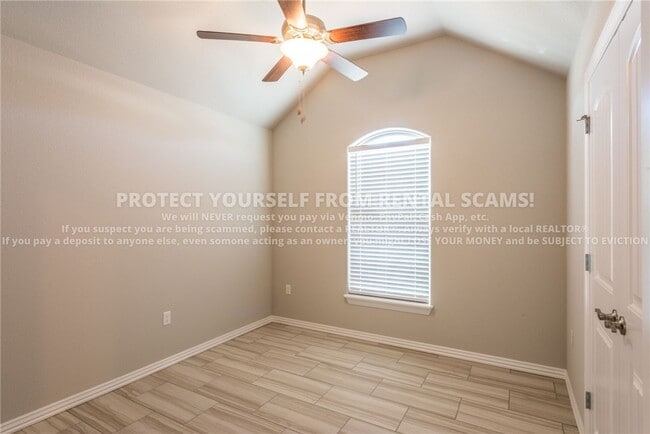 Building Photo - 50 N Benchmark Ln