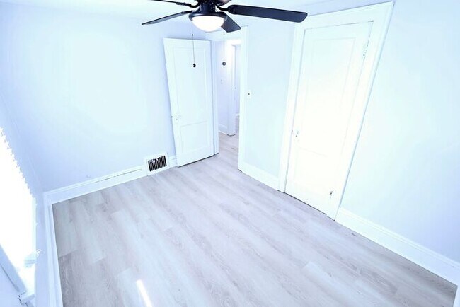 Building Photo - 450 Stanton Ave