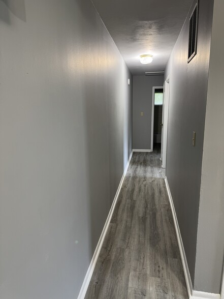 Building Photo - 214 N 9th Ave