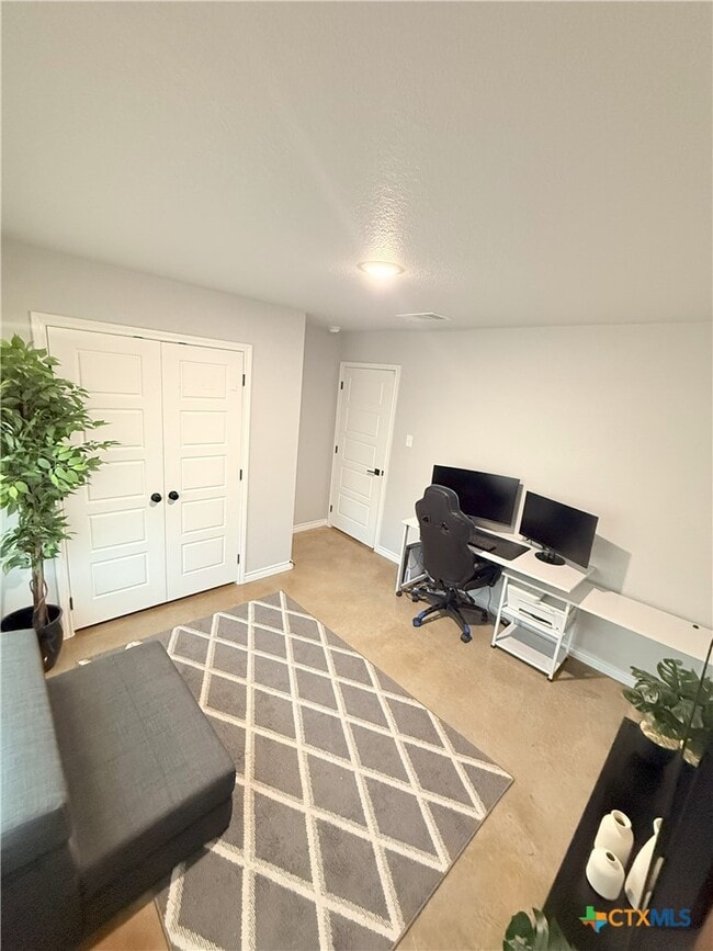 Building Photo - 741 Freedom Cir