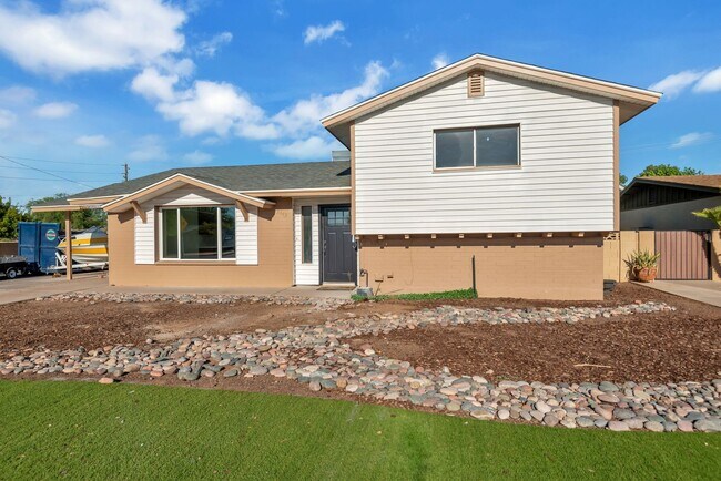 Building Photo - Spacious 6-Bedroom Pool Home Near ASU in Prime Tempe Location