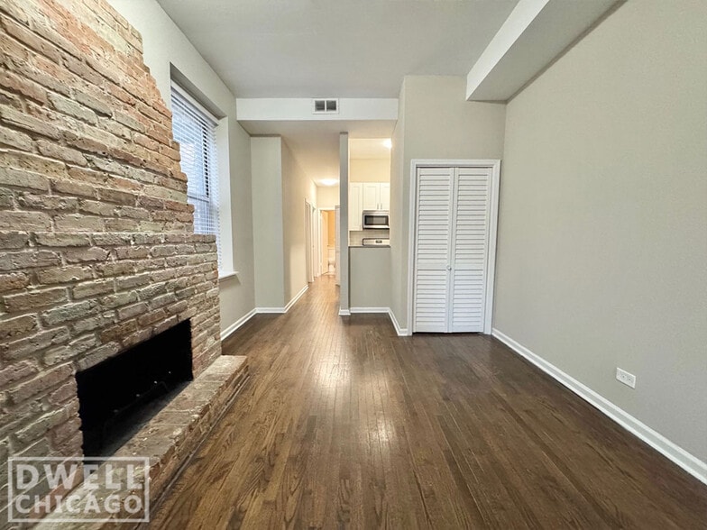 Building Photo - 3430 N Elaine Pl