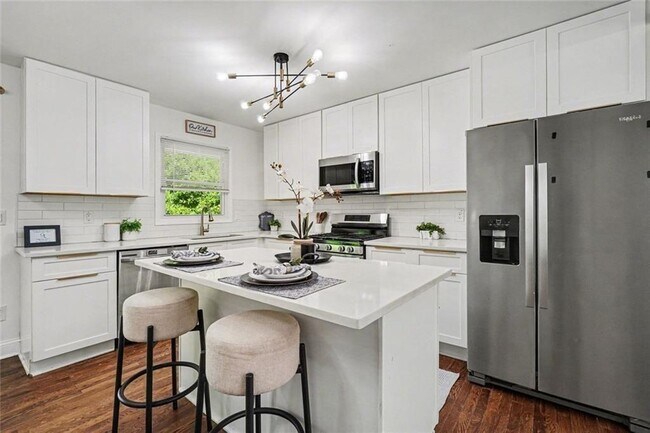 Building Photo - 2637 Casher Dr