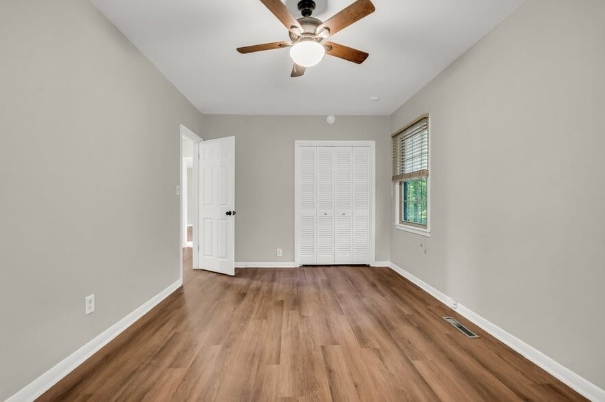 Building Photo - 105 Dogwood Blvd