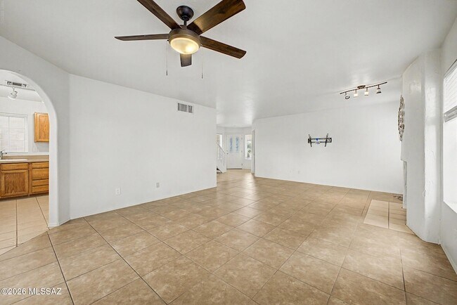 Building Photo - 11525 N Eagle Peak Dr