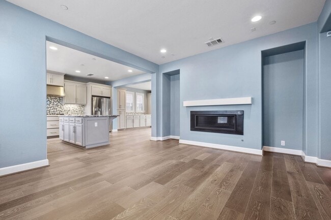 Building Photo - Stunning 4 Bedroom in the Dunes - Available for showings March 2nd