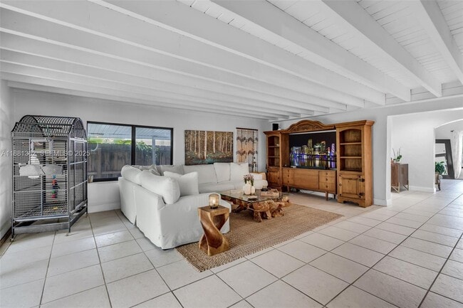 Building Photo - 1642 SW 16th St