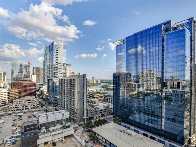 Building Photo - 360 Nueces St