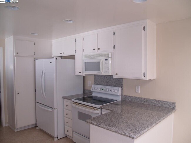 Building Photo - 515 Rolling Hills Ln