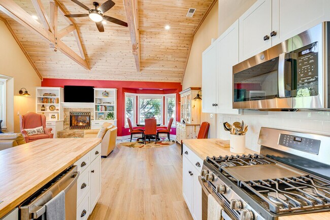 Building Photo - 5700 Winding Way