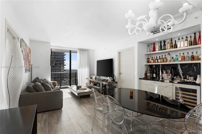 Building Photo - 801 S Miami Ave