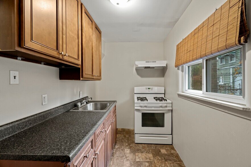 Building Photo - 3727 N 16th St