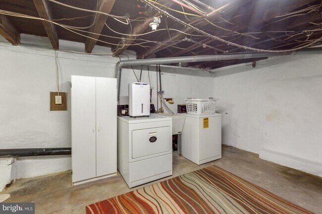 Building Photo - 1006 Morris St