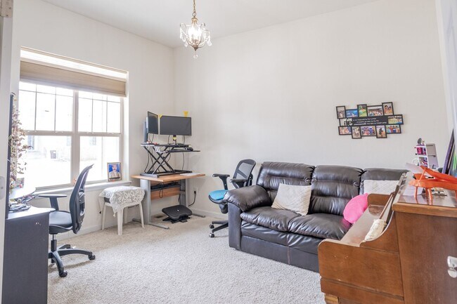 Building Photo - Gorgeous 3-Bed, 3-Bath Home in Ketcher Farm- Theater Room & Fenced Yard!