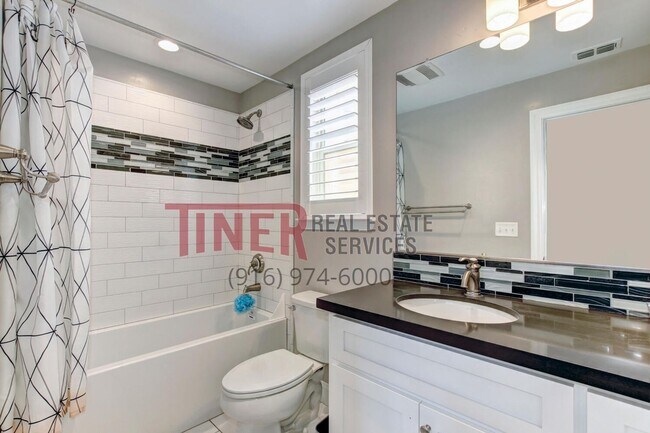 Building Photo - Huntington Sierra Oaks Gem with Fabulous A...