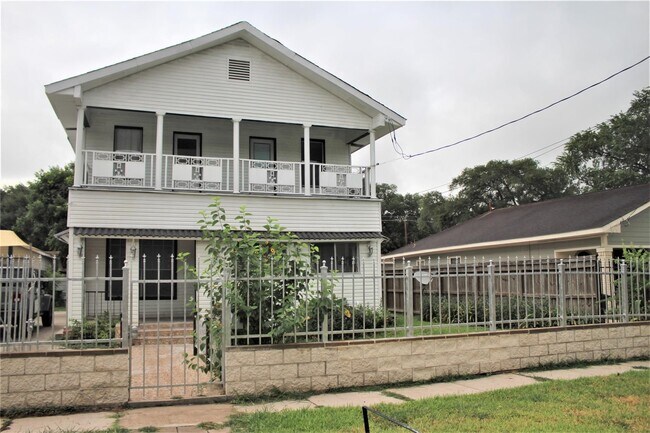 Building Photo - 7017 Sherman St