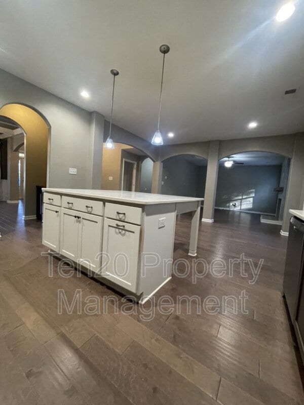 Building Photo - 236 Cedar Wy