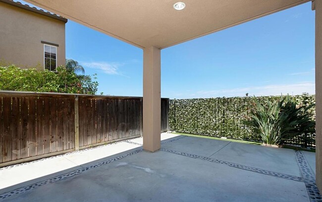 Building Photo - 6313 Avenida De Las Vistas