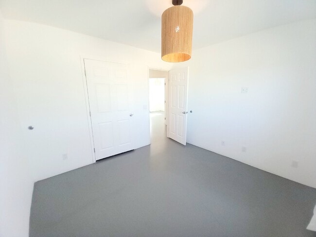 Building Photo - Fantastic Rental Opportunity in South Joshua Tree!