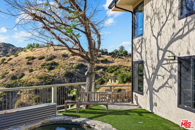 Building Photo - 53 Saddlebow Rd