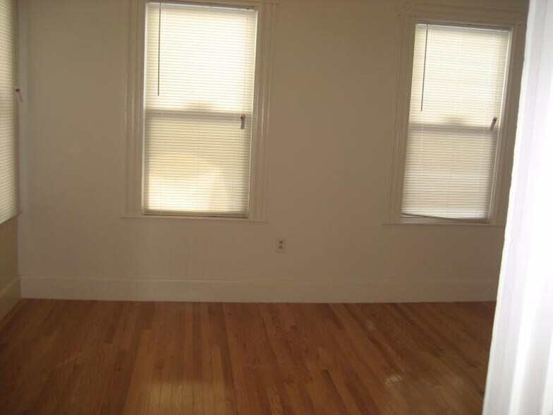 Building Photo - 190 Highland St