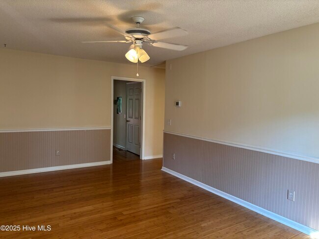Building Photo - 1 Prichard Ln