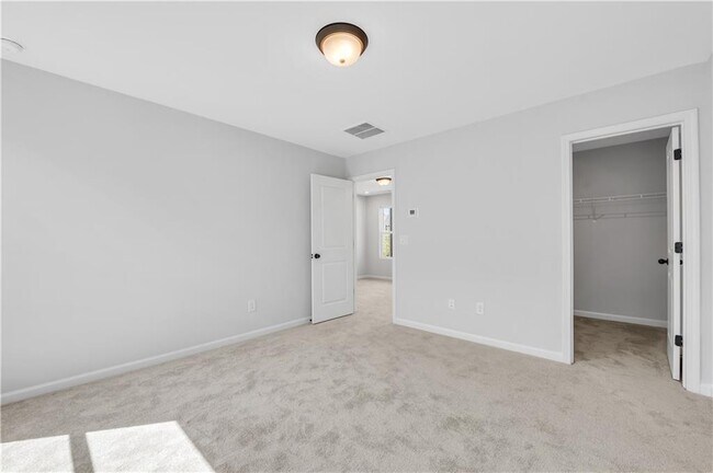 Building Photo - 865 York Aly