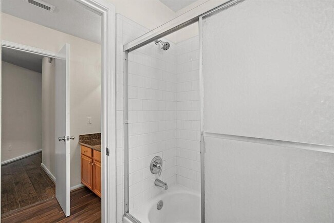 Building Photo - 15810 Mission View Ct