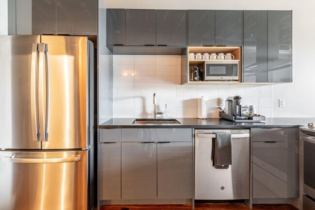 Building Photo - 315 Girod St