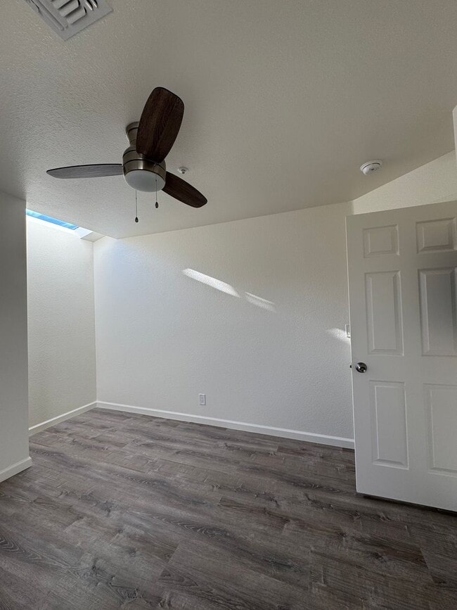 Building Photo - Stunning Remodeled 3-Bed Condo with River & Casino Views!