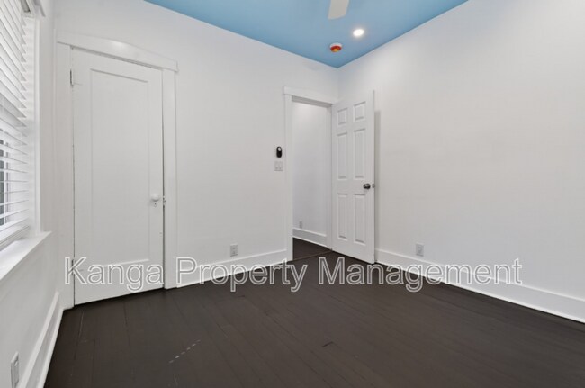 Building Photo - 208 S K St