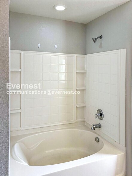 Building Photo - 3907 Heatherwood Cir