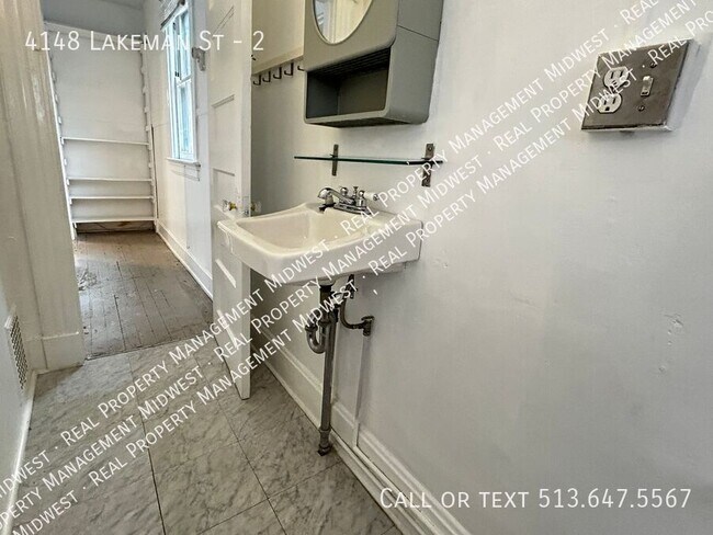 Building Photo - 4148 Lakeman St