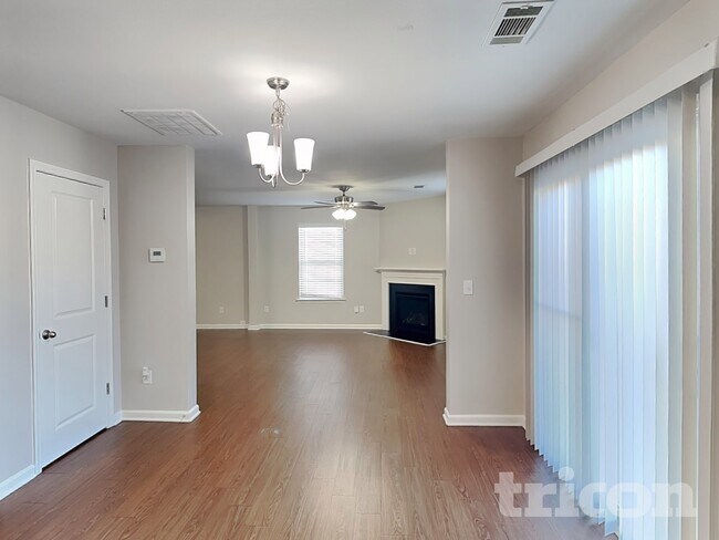 Building Photo - 2640 Cider Ridge Rd