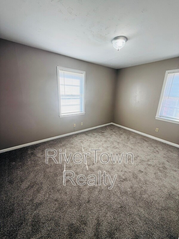 Building Photo - 4866 Berrydale Ave