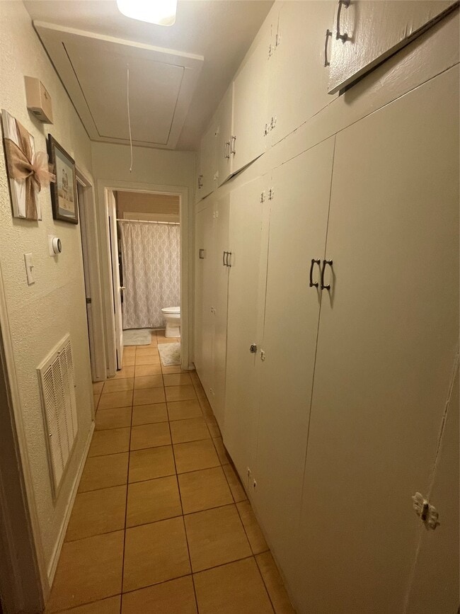 Building Photo - 119 Albacore Ave