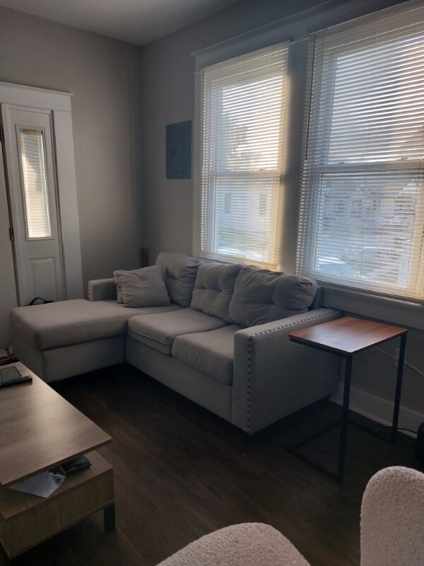 Building Photo - 2413 Painters St