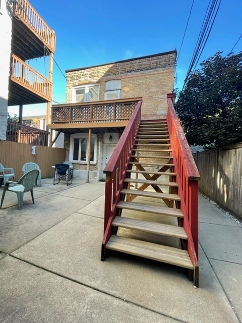 Primary Photo - 1224 W Melrose St
