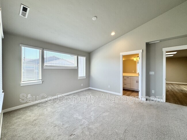 Building Photo - 5575 SE 80th Ave