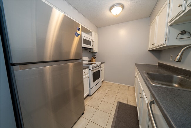 Building Photo - 32 Saginaw Trail