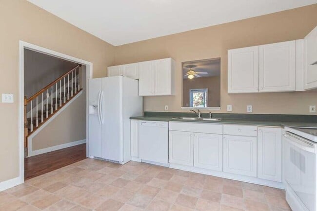 Building Photo - 5813 Neuse Wood Dr