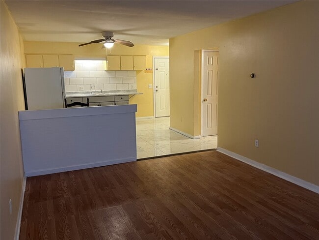 Building Photo - 134 W Main St