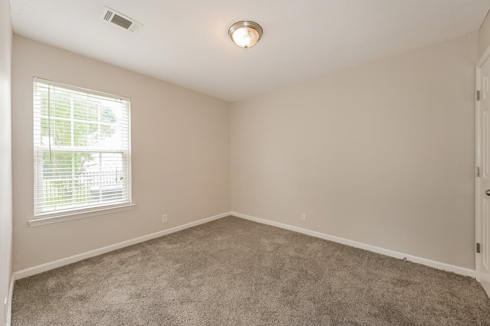 Building Photo - 1413 Chesterbrook Ct