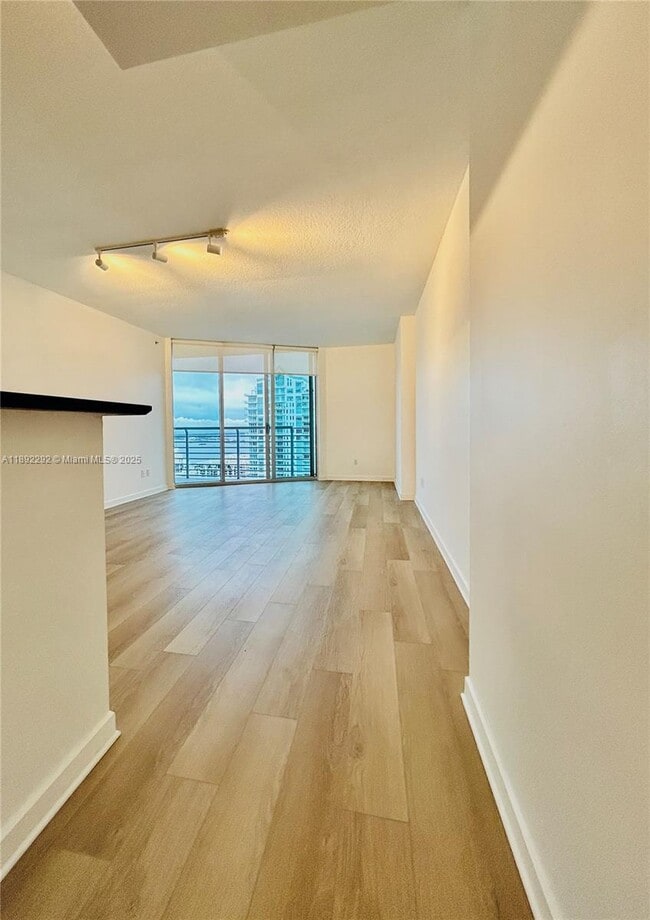 Building Photo - 325 S Biscayne Blvd