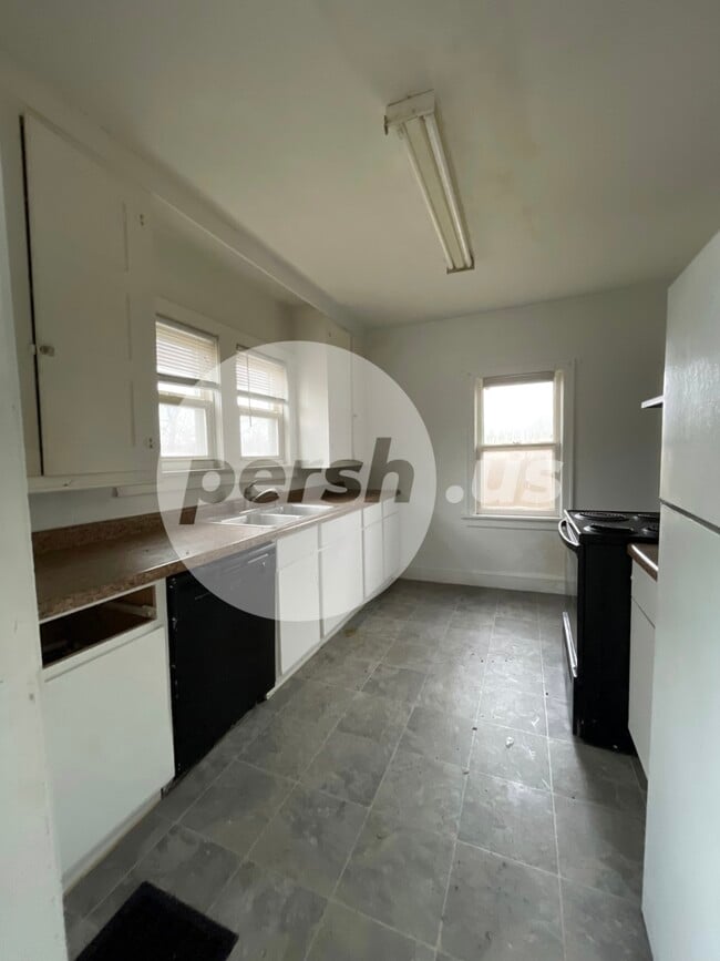 Building Photo - 980 W William St