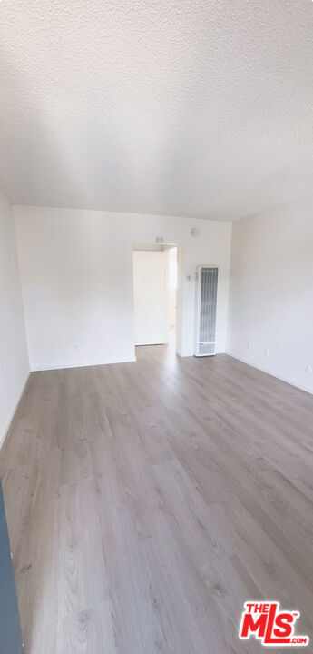 Building Photo - 1034 S Ardmore Ave